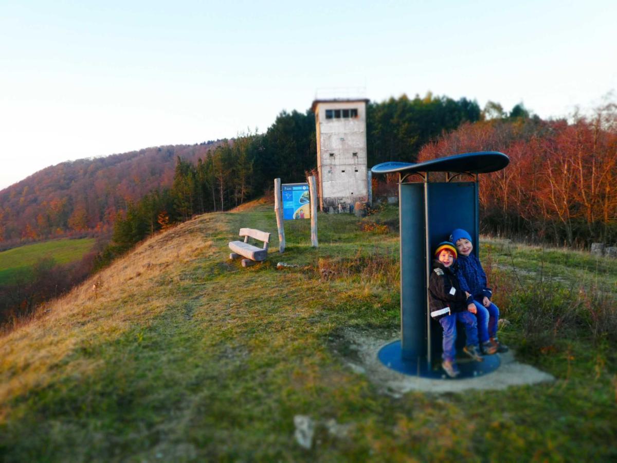 Appartamento Ferienhaus Rhoener Auszeit Kaltenwestheim Esterno foto